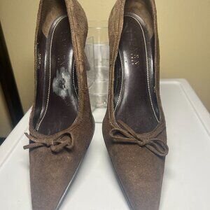 Lauren Ralph Lauren Brown Suede Bow Pumps. 5.5